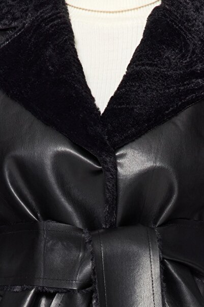 Trendyol Collection Oversize Faux Leather Coat - Belted, Plush Collar Detail, Black Premium Twoaw24Kb00150