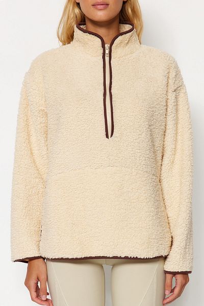 Trendyol Collection Ecru gestricktes Sport-Sweatshirt aus Plüsch THMAW23SW00021