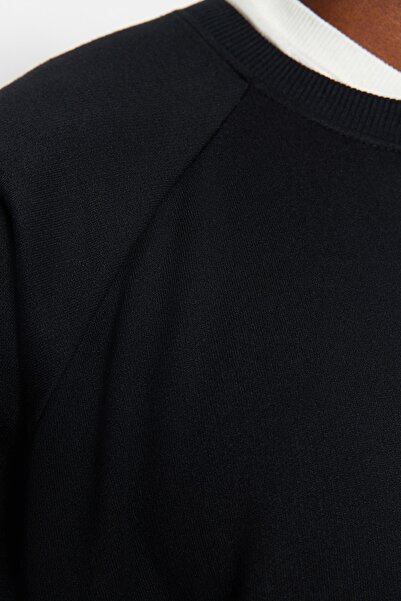 Trendyol Collection Μαύρο φούτερ μεγάλου μεγέθους με λαιμόκοψη oversized / Φούτερ με φλις εσωτερικά με φαρδιά κοπή TMNAW24AO00007