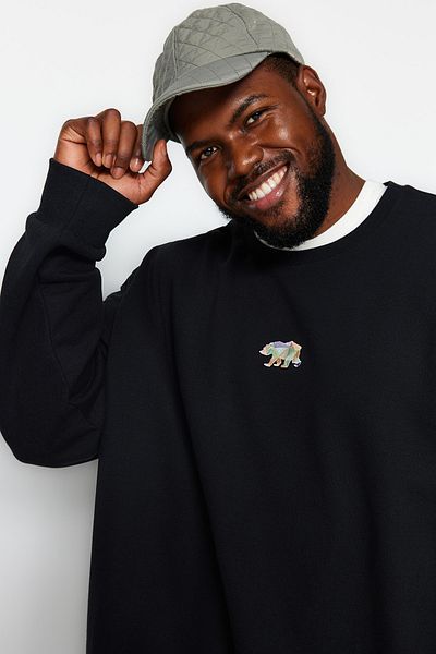 Trendyol Collection Μαύρο κεντημένο φούτερ Fleece Look μεγάλου μεγέθους - TMNAW24AO00011