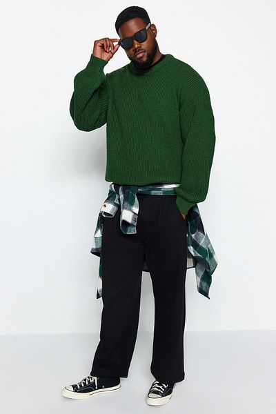 Trendyol Collection Khakifarbener Strickpullover in Übergröße – Übergröße, Rundhalsausschnitt TMNAW24AN00001