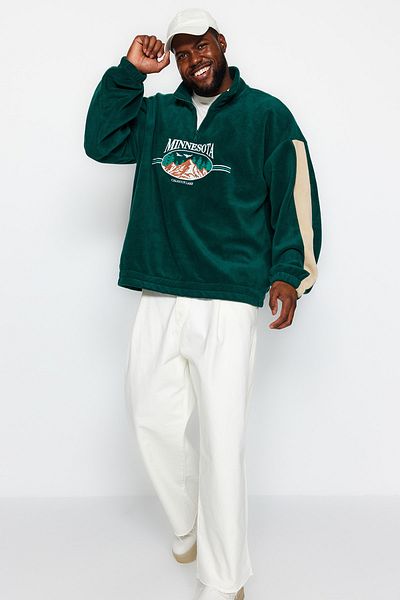 Trendyol Collection Smaragdgrünes Unisex-Oversize-Fleece-Sweatshirt – bestickt, Anti-Pilling, Übergröße TMNAW24AO00023