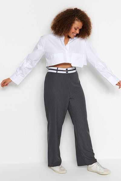 Trendyol Curve Anthrazitfarbene, gestreifte Webhose TBBSS23AR00032