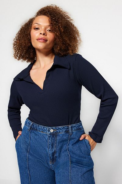 Trendyol Curve Marineblauer, taillierter, schnurgebundener Strickbody mit Hemdkragen und Druckknopfverschluss TBBAW23CS00007
