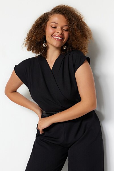 Trendyol Curve Tkaná kombinéza s černým páskem TBBSS23BG00004