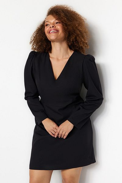 Trendyol Curve Μίνι φόρεμα με μαύρο μπαλόνι με λαιμόκοψη - TBBAW24AH00038