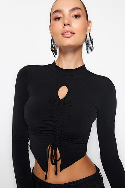 Trendyol Collection Μαύρο παράθυρο/Αποκοπή Λεπτομερής μπλούζα TPRAW24BZ00028