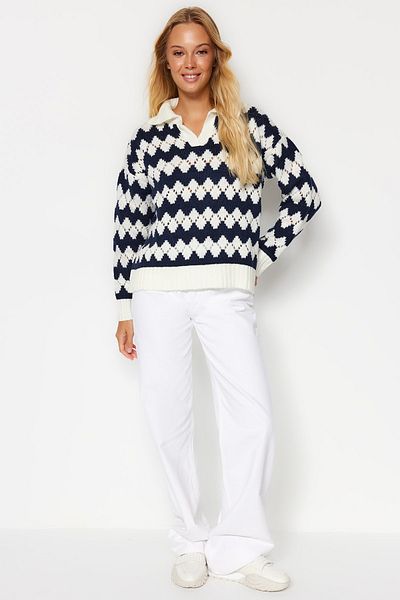 Trendyol Collection Ecru-Strickpullover mit Polokragen – weich strukturiert, durchbrochen/durchbrochen, TWOAW24KZ00760