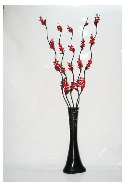 M3DECORİUM Βάζο με μαύρο σχέδιο 60 εκ. με 5 λουλούδια κόκκινου σταφυλιού