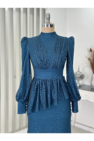 Rana Zenn Mira Beli Korsajlı Büzgülü Kuyruklu Petek Desenli Dantel Abiye Petrol