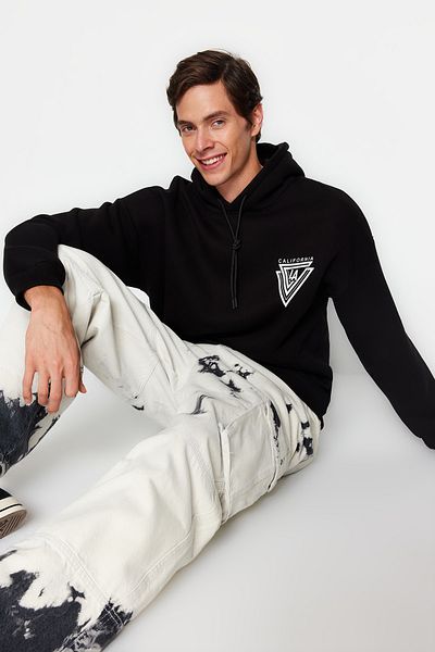 Trendyol Collection Φούτερ College Printed Black Fleece Oversize - 100% βαμβακερή κουκούλα TMNAW24SW00063