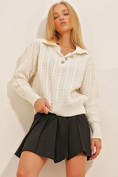 Trend Alaçatı Stili Pulover de damă, crem, cu guler polo, cu nasturi de piatră, tricotat cu detalii ALC-X10784