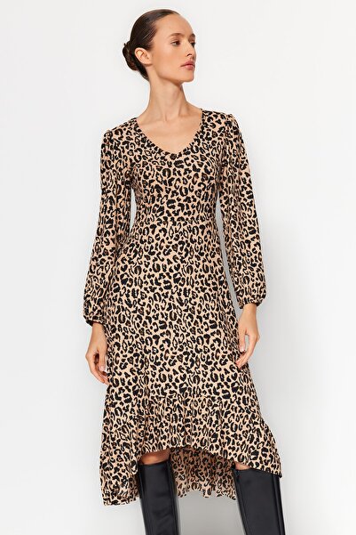 Trendyol Collection Hnědé pletené šaty s detailním volánem do V s výstřihem do V TWOAW22EL1284