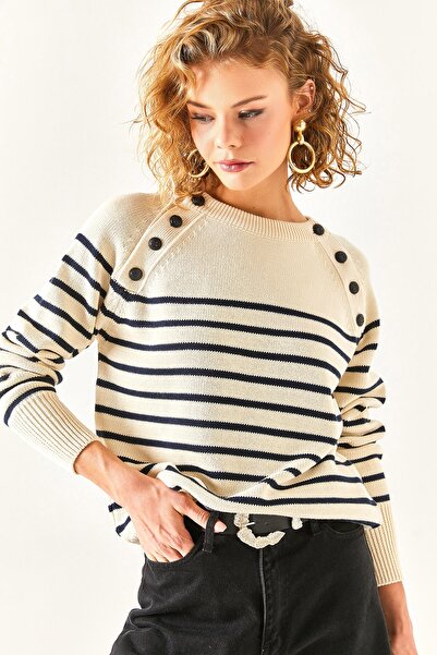 Olalook Kadın Ekru Omuzu Düğme Detaylı Yumuşak Dokulu Triko Kazak KZK-19000612