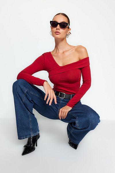 Trendyol Collection Rugalmas piros pamut Crop blúz - lendkerék részlet, testhezálló TWOAW24BZ00161