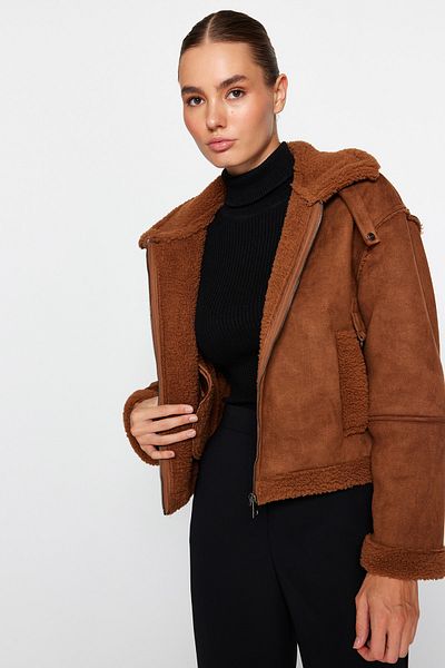 Trendyol Collection Кафяво плюшено палто от вътрешната страна на яке TWOAW24MO00295