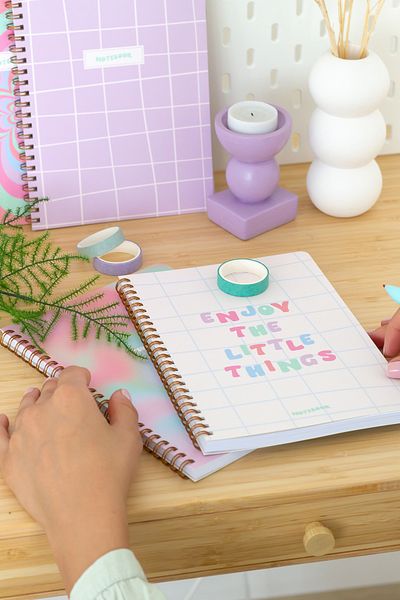 Matt Notebook دفتر مدرسي حلزوني مقاس A5 مكون من 80 ورقة، مجموعة من 4 قطع - مسطر