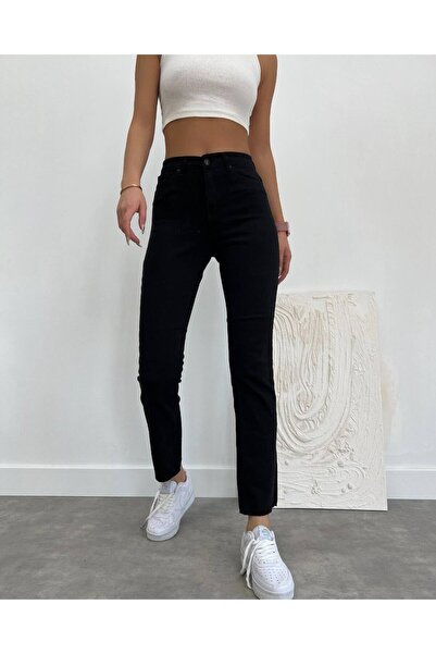 MAKRAS EXCLUSIVE Crne Mom Jeans sa visokim strukom