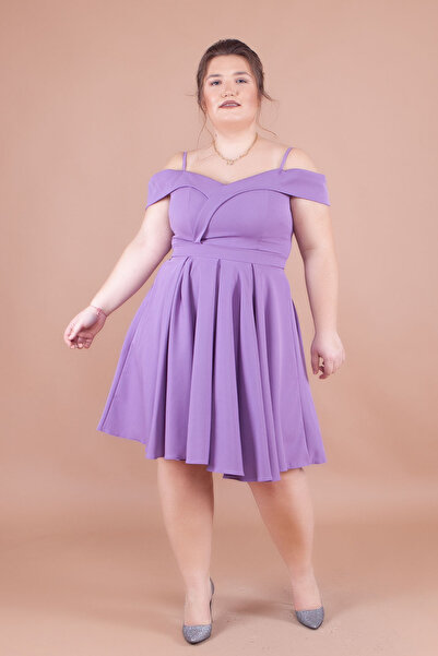NO48 Πλισέ φόρεμα λιλά Plus Size Μίνι με λουράκι με λεπτομέρεια από τον ώμο