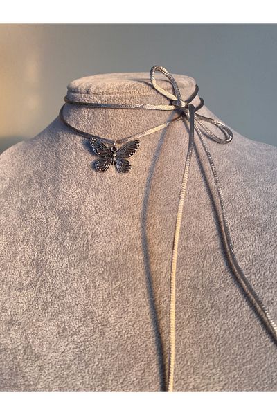 Pinky Lady string butterfly choker necklace