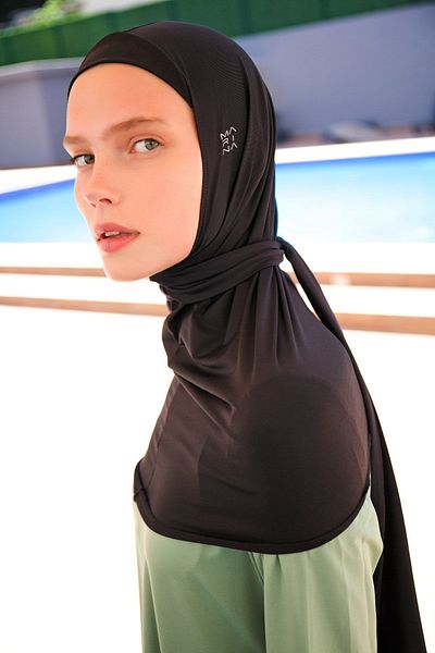 Marina Black Tied Scarf Bonnet B2396