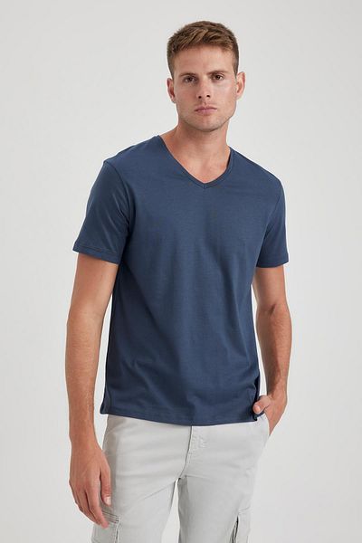 DeFacto V-nyakú Slim Fit póló