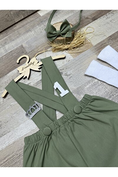 Feriatolye King concept green salopet cake popping birthday special day outfit