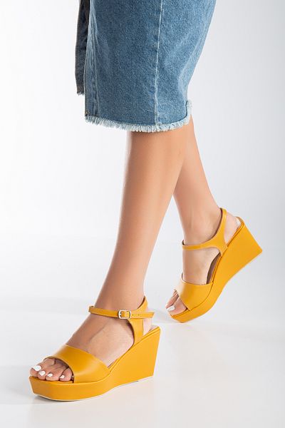 LİLLA women's angular wedge sole