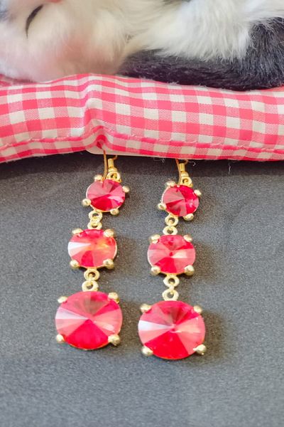 BB wikiki 3 Rows of Dangle Jewelled Red Earrings