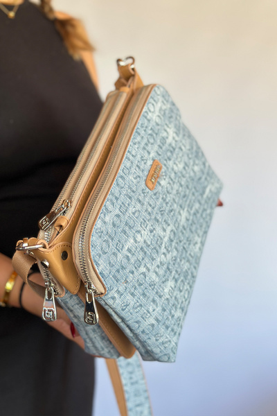 Just Polo حقيبة كروس نسائية متوسطة الحجم مكونة من 3 أقسام و5 أقسام مقاس 29 × ...