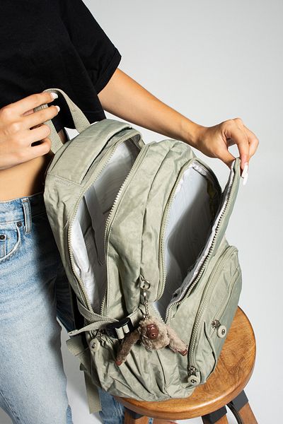 GP GUES POLO SCHOOL BAG MEGA LARGE SIZE MULTI COMPARTMENT BACKPACK (WITH MONKEY)