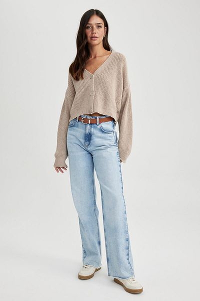 DeFacto Strickjacke mit V-Ausschnitt und normaler Passform – fester Knopfverschluss U2052az23wn