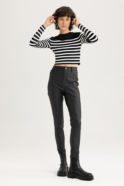 DeFacto Pulover tricotat cu decolteu în dungi Slim Fit Z9142az23au
