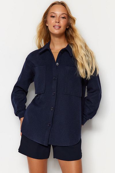 Trendyol Collection Sötétkék dupla zsebes túlméretes/széles szabású varrott szőtt ing TWOAW23GO00356