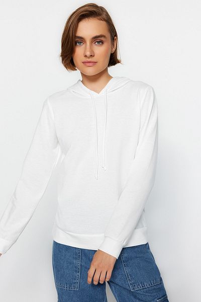 Trendyol Collection Базов тънък плетен суичър с качулка в цвят екрю TWOAW20SW0059