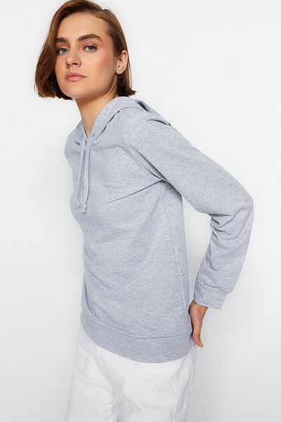 Trendyol Collection Šedá základní tenká pletená mikina s kapucí TWOAW20SW0059