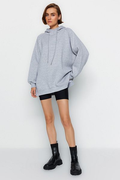 Trendyol Collection Graues Oversize-Sweatshirt aus Rippstrick mit Kapuze