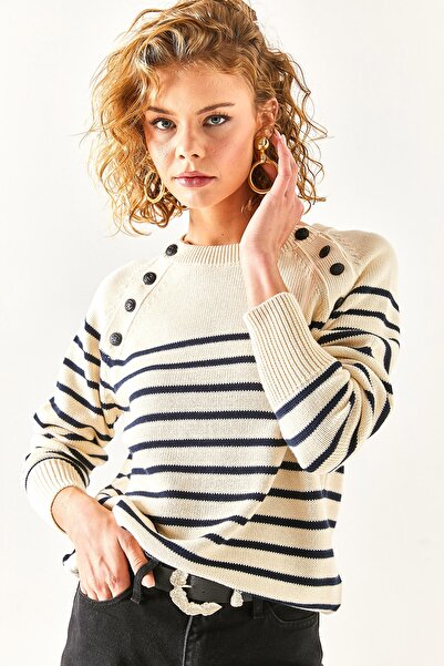 Olalook Kadın Ekru Omuzu Düğme Detaylı Yumuşak Dokulu Triko Kazak KZK-19000612