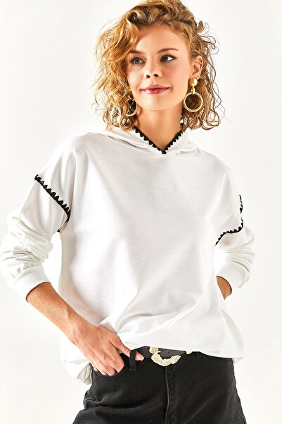 Olalook Kadın Beyaz Dikiş Detaylı Yumuşak Dokulu Sweatshirt SWT-19000618