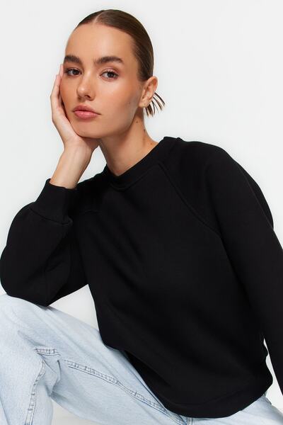 Trendyol Collection Černá, uvolněný/pohodlný střih Základní raglánový rukáv Pletená mikina s výstřihem TWOAW24SW00104