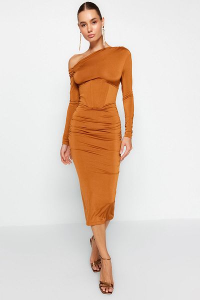 Trendyol Collection Skořicový vypasovaný pletený korzet Detailní elegantní večerní šaty TPRAW24EL00053
