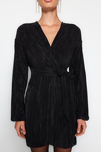 Trendyol Collection Μαύρη ζώνη με επένδυση A-Line Πλισέ βραδινό φόρεμα αποφοίτησης TPRAW24EL00108