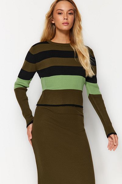 Trendyol Collection Khaki blokkolt kötöttáru szett - szoknyás alsó és felső készlet TWOAW24AU00104