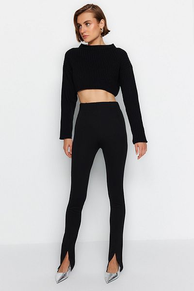 Trendyol Collection Schwarze lange Strickhose mit Schlitz und detaillierten Details