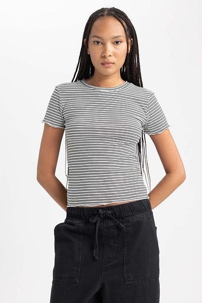 DeFacto Slim Fit Slim Fit Tričko s krátkým rukávem B0645axns