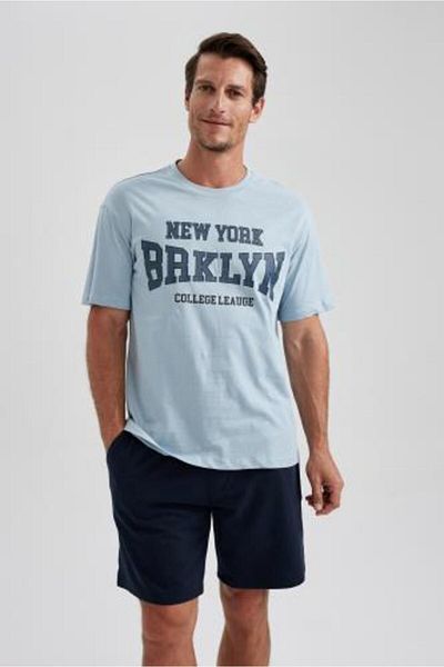 DeFacto T-Shirt με κανονική εφαρμογή με λαιμόκοψη