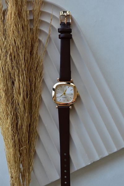 QUARTZ Square Black Leather Strap Watch