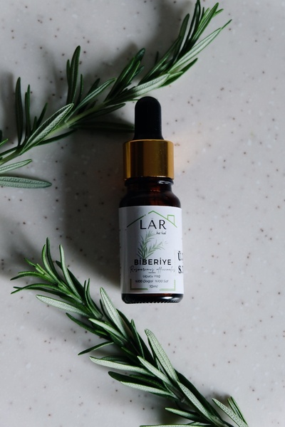 LAR Herbal %100 Doğal&saf Biberiye Uçucu Yağ-10 ml