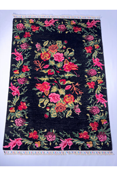 ADALI El Dokuma Karabağ Halısı Ev Dekorasyonu için Mükemmel Bir Ek.