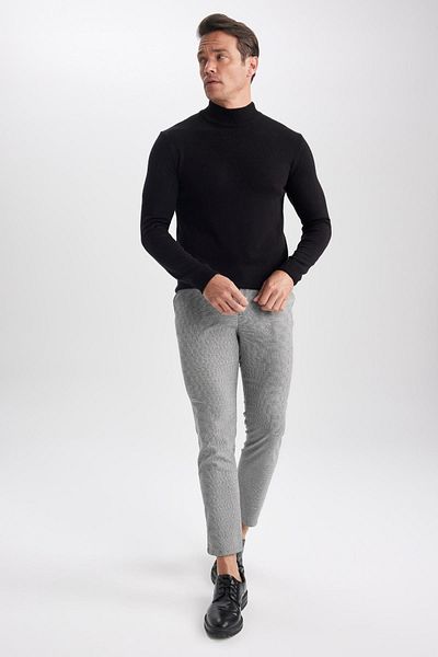 DeFacto Schwarzer Slim-Fit-Slim-Fit-Pullover mit halbem Rollkragen, Basic-Solid-Strickpullover R1127az23wn